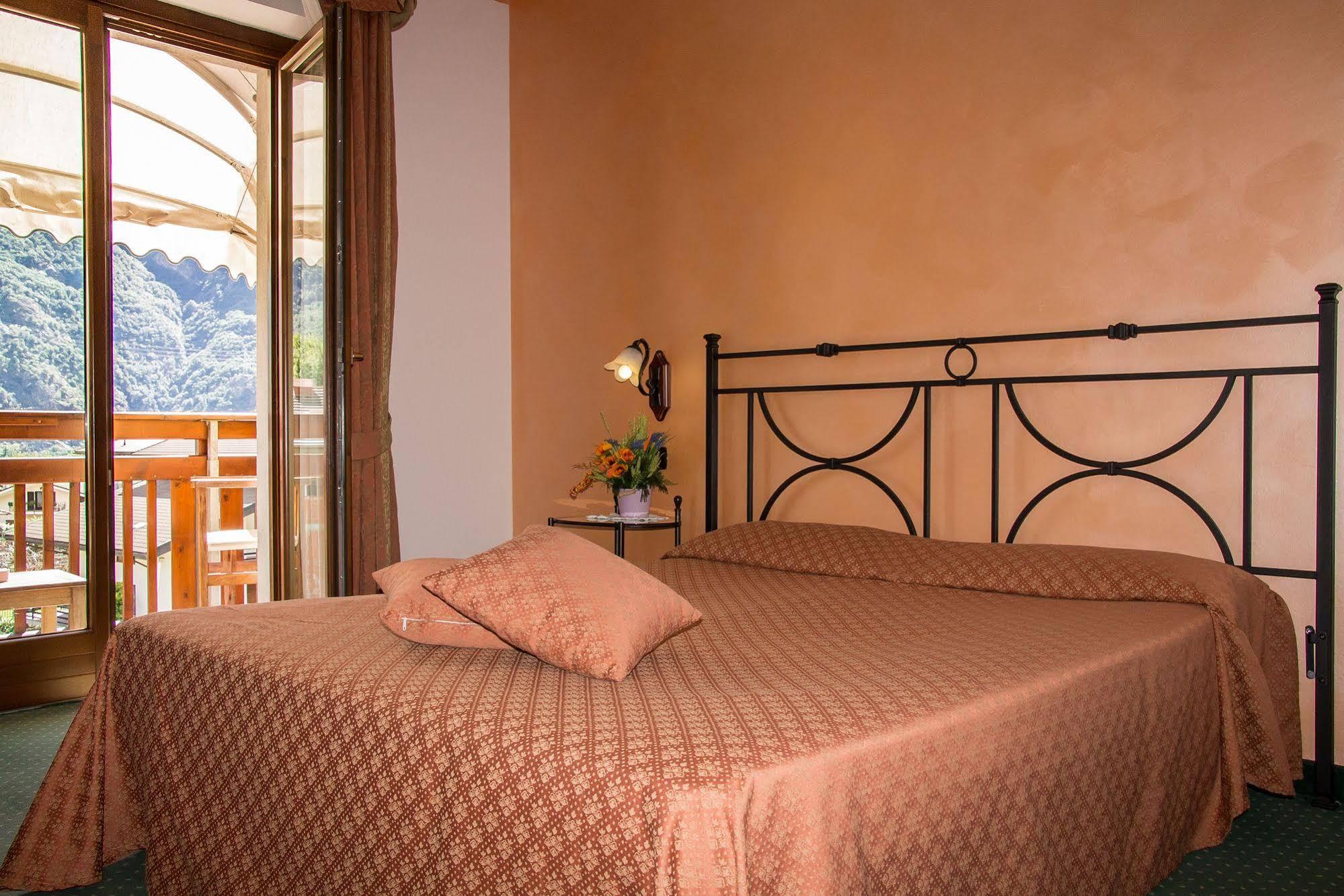 Crabun Hotel Pont-Saint-Martin Kültér fotó