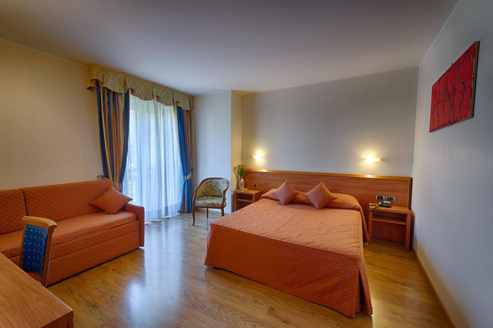 Crabun Hotel Pont-Saint-Martin Kültér fotó