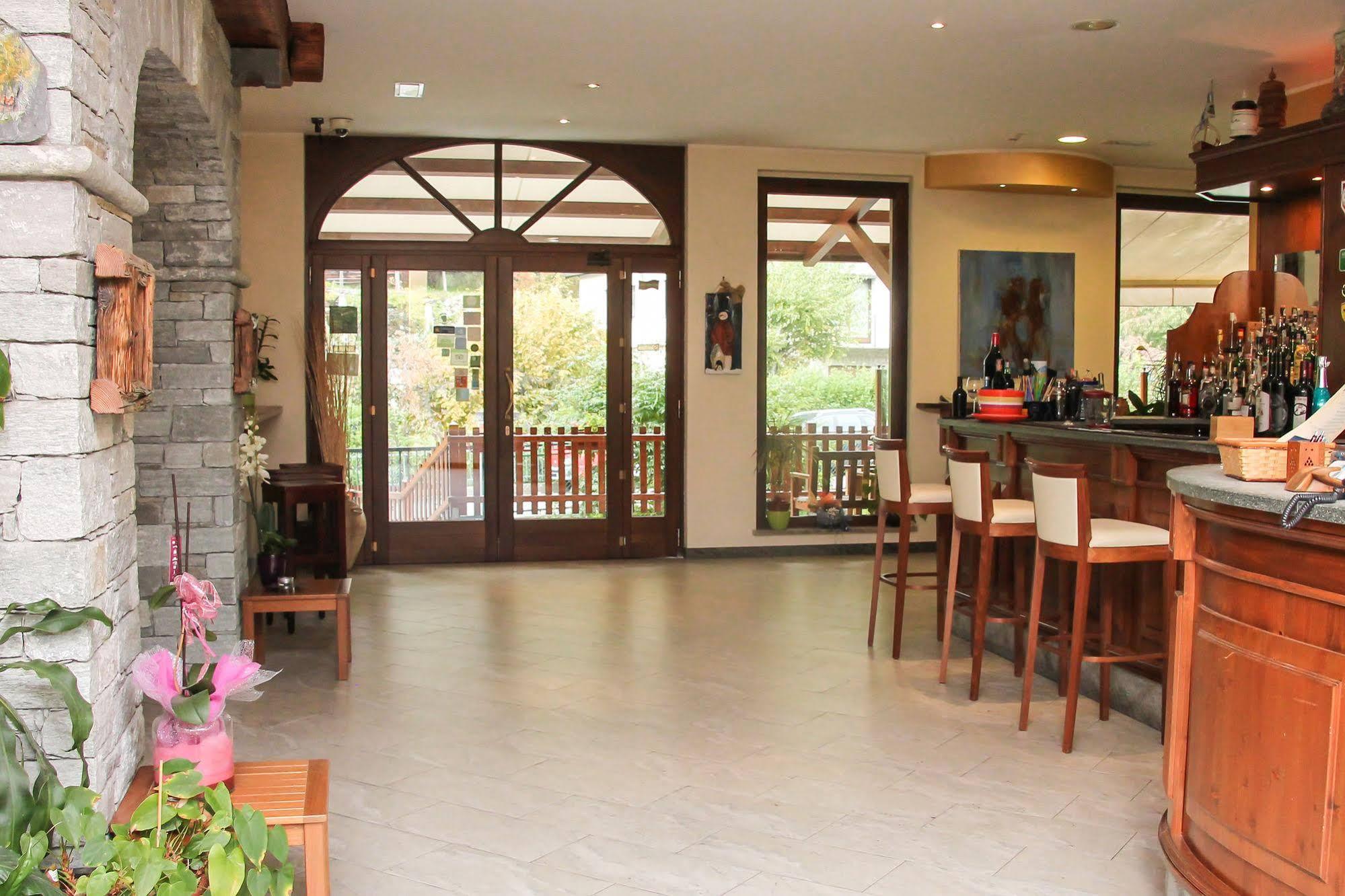 Crabun Hotel Pont-Saint-Martin Kültér fotó