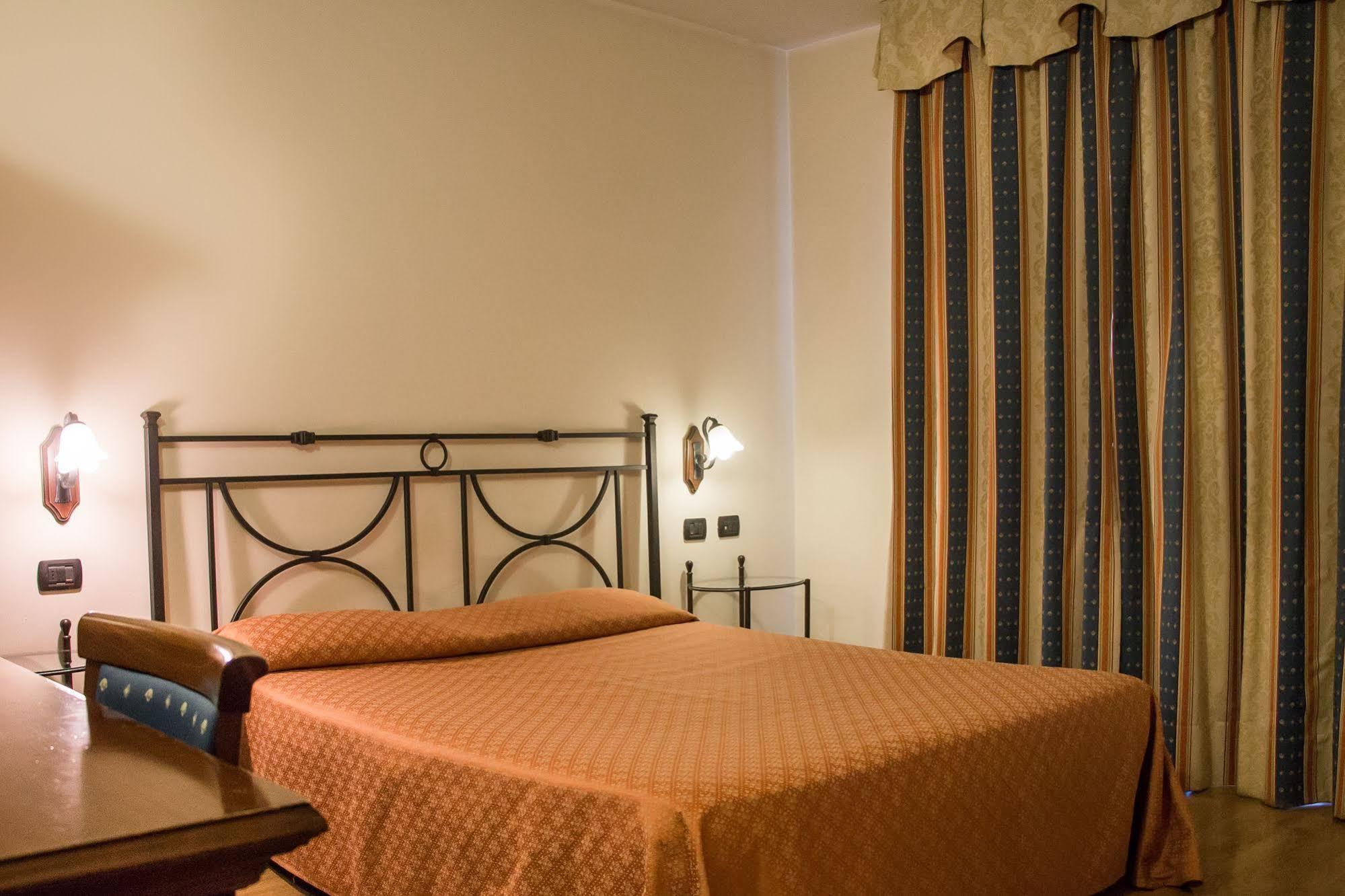 Crabun Hotel Pont-Saint-Martin Kültér fotó