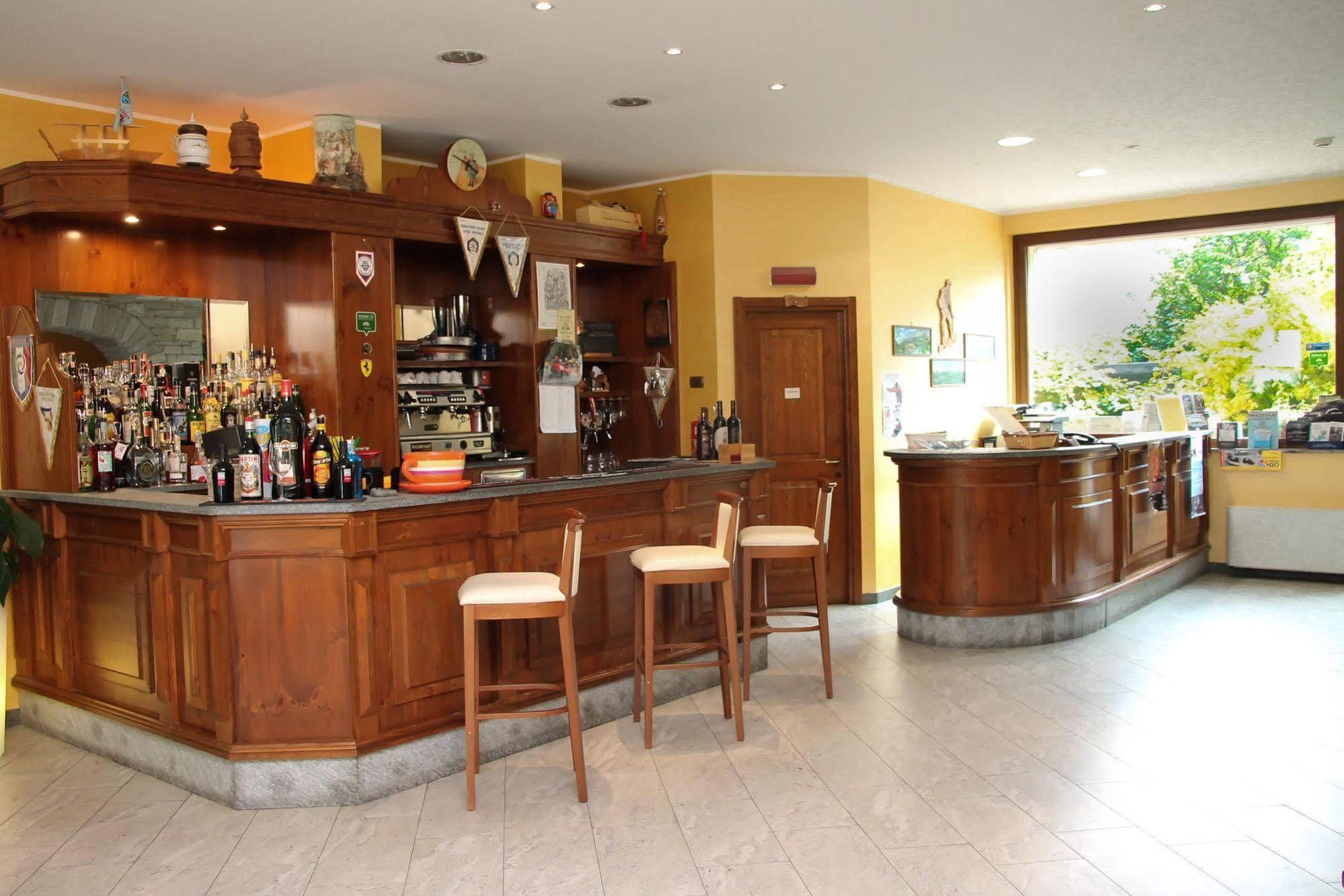 Crabun Hotel Pont-Saint-Martin Kültér fotó