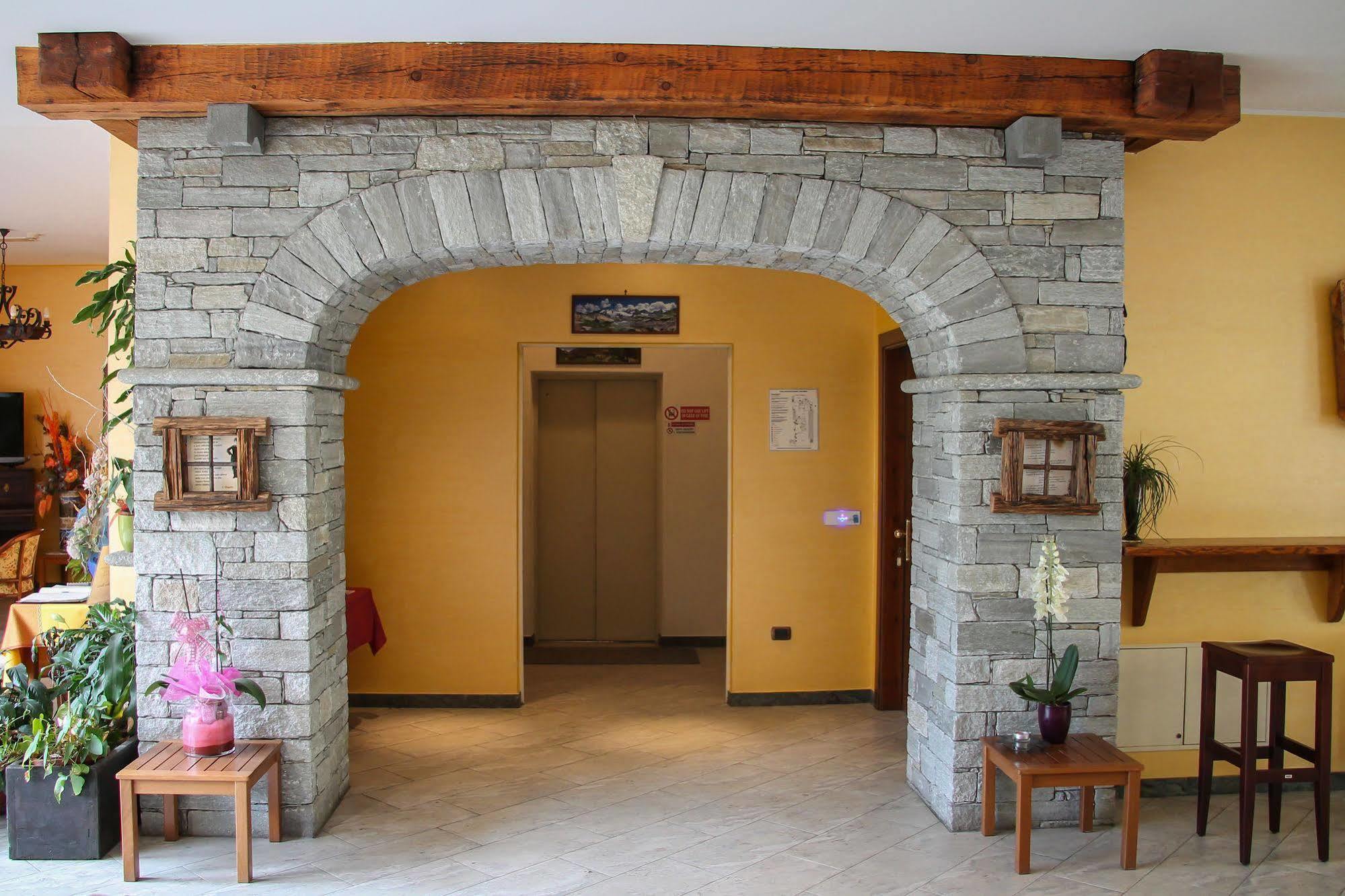 Crabun Hotel Pont-Saint-Martin Kültér fotó